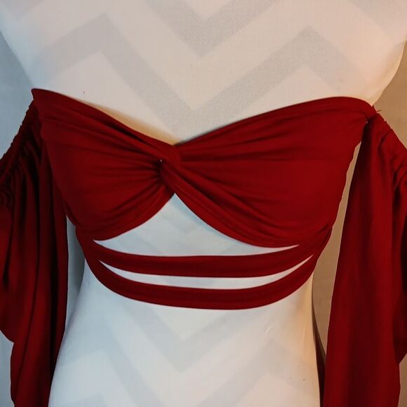 Sxy Burgundy Off The Shoulder Twist Front Cutout Crop Top - Picture 3 of 10